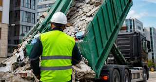 Вывоз строительного мусора в Заинске: услуги лицензированной компании — ПроМусор